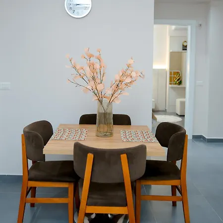 דירה Dream House Enia 1 שקודר